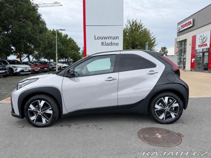 Toyota Aygo 1.5HEV Style Smart 1800