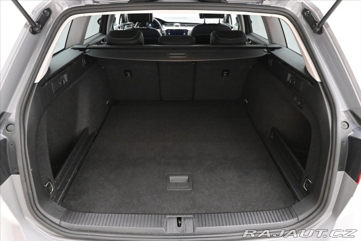 Volkswagen Passat 2,0 TDI 110 kW DSG ELEGAN 2023
