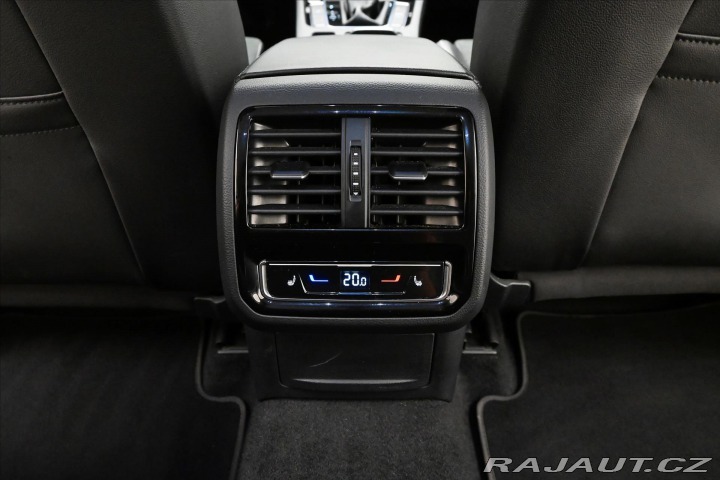 Volkswagen Passat 2,0 TDI 110 kW DSG ELEGAN 2023
