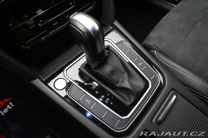 Volkswagen Passat 2,0 TDI 110 kW DSG ELEGAN 2023