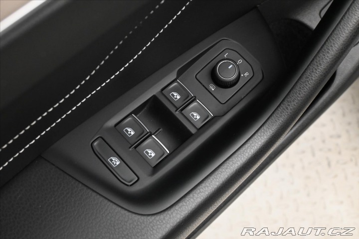Volkswagen Passat 2,0 TDI 110 kW DSG ELEGAN 2023