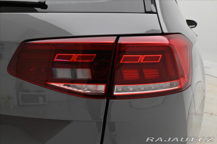 Volkswagen Passat 2,0 TDI 110 kW DSG ELEGAN 2023