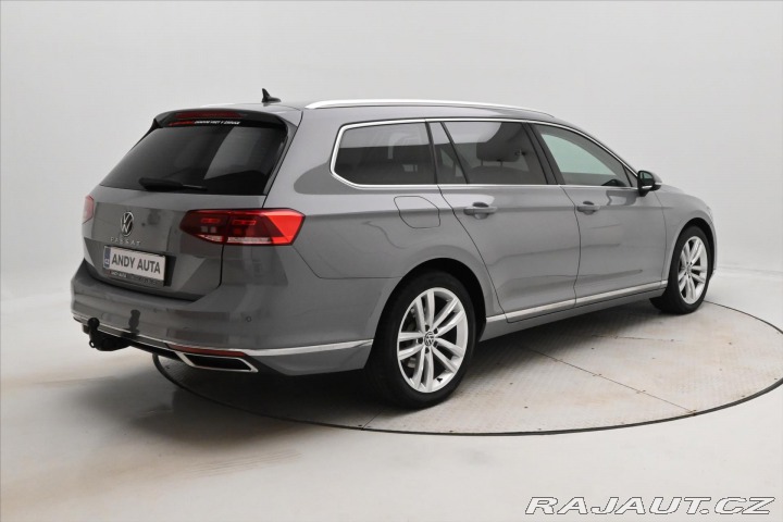 Volkswagen Passat 2,0 TDI 110 kW DSG ELEGAN 2023