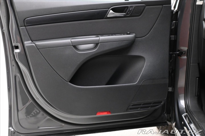 Volkswagen Sharan 2,0 TDI 110 kW DSG 7MÍST 2020