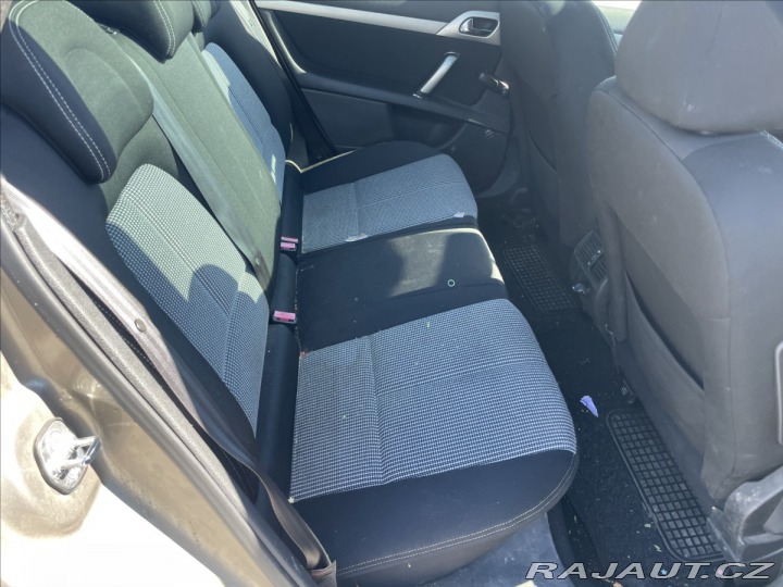 Peugeot 407 2,0 HDi 100kw SW Klima ES 2006