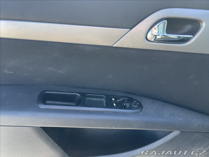 Peugeot 407 2,0 HDi 100kw SW Klima ES 2006