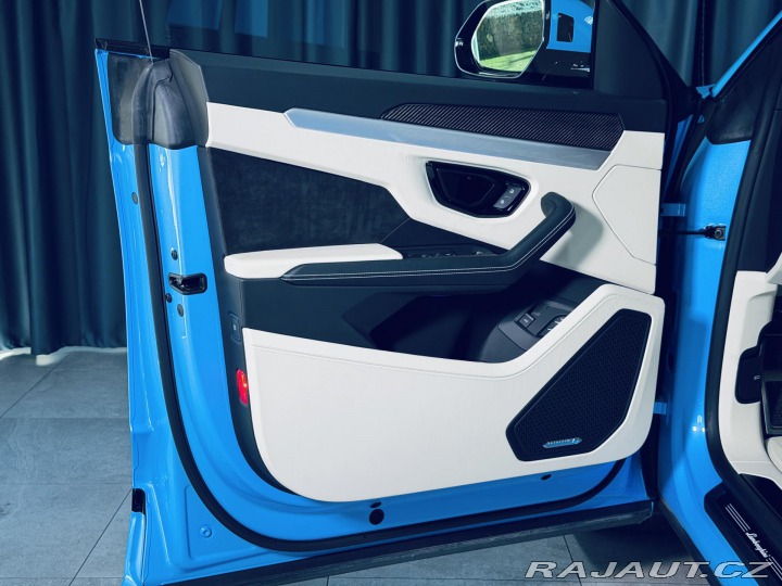 Lamborghini Urus S 23 MASAŽ HUD CARBON ZÁR 2024