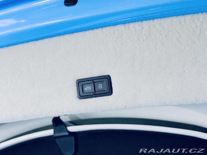 Lamborghini Urus S 23 MASAŽ HUD CARBON ZÁR 2024