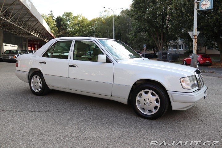 Mercedes-Benz 124 W124 320 E Sedan (1993) 1993