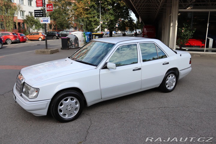 Mercedes-Benz 124 W124 320 E Sedan (1993) 1993