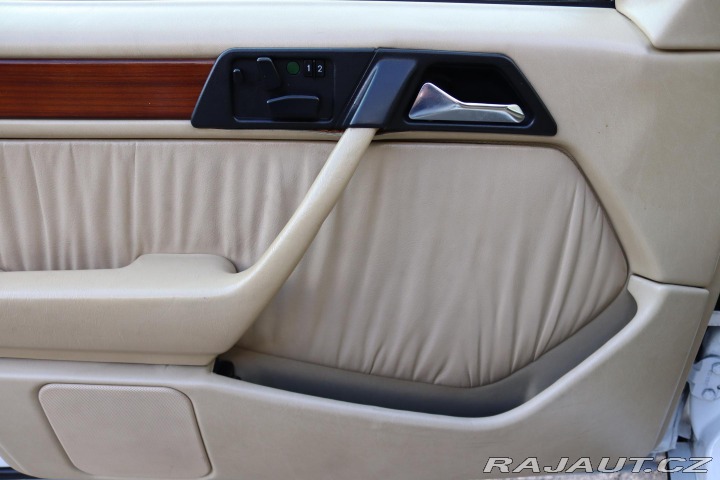 Mercedes-Benz 124 W124 320 E Sedan (1993) 1993