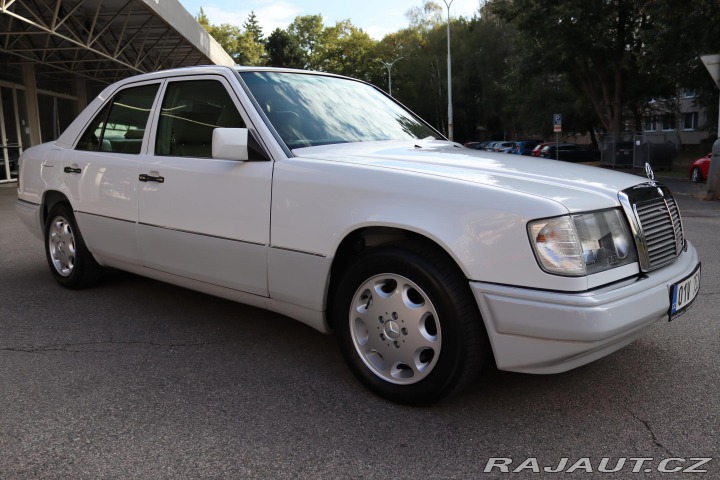 Mercedes-Benz 124 W124 320 E Sedan (1993) 1993