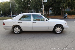 Mercedes-Benz 124 W124 320 E Sedan (1993) 1993