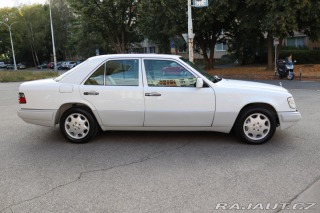 Mercedes-Benz 124 W124 320 E Sedan (1993) 1993