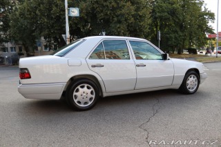Mercedes-Benz 124 W124 320 E Sedan (1993) 1993