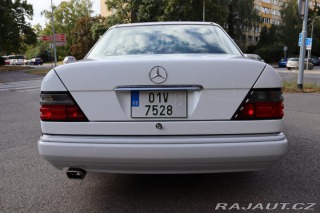 Mercedes-Benz 124 W124 320 E Sedan (1993) 1993