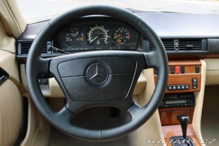 Mercedes-Benz 124 W124 320 E Sedan (1993) 1993