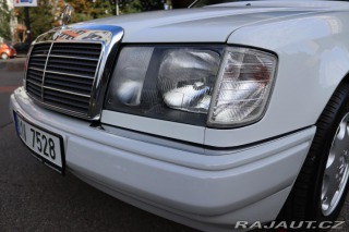 Mercedes-Benz 124 W124 320 E Sedan (1993) 1993