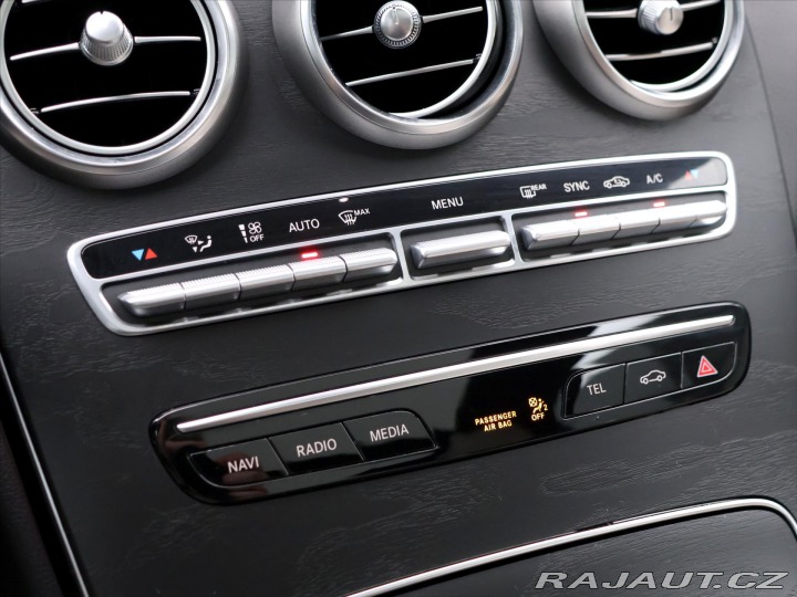 Mercedes-Benz C 2,0 300 190kW 4MATIC CZ D 2020