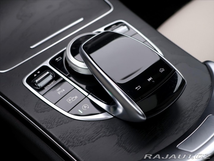 Mercedes-Benz C 2,0 300 190kW 4MATIC CZ D 2020