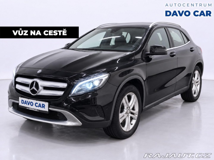 Mercedes-Benz GLA 1,6 180 90 kw Bi-Xenon Na 2016