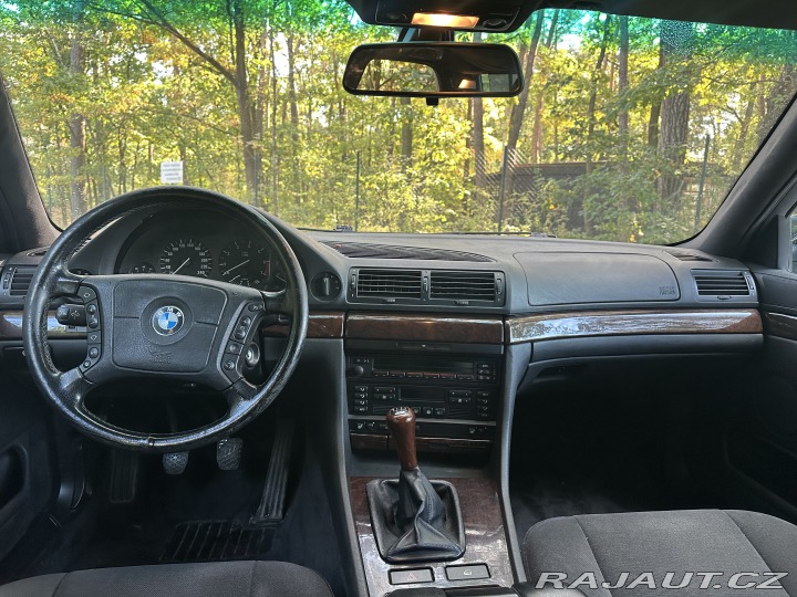 BMW 7 735i V8 manuál 1997