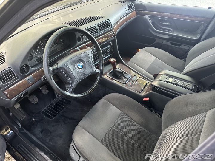 BMW 7 735i V8 manuál 1997