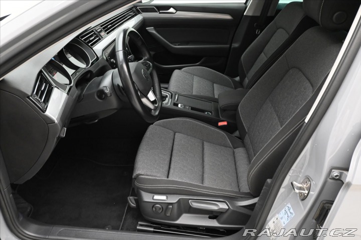 Volkswagen Passat 2,0 TDI 110kW DSG Busines 2023