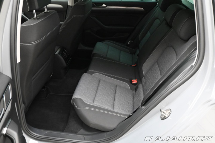 Volkswagen Passat 2,0 TDI 110kW DSG Busines 2023