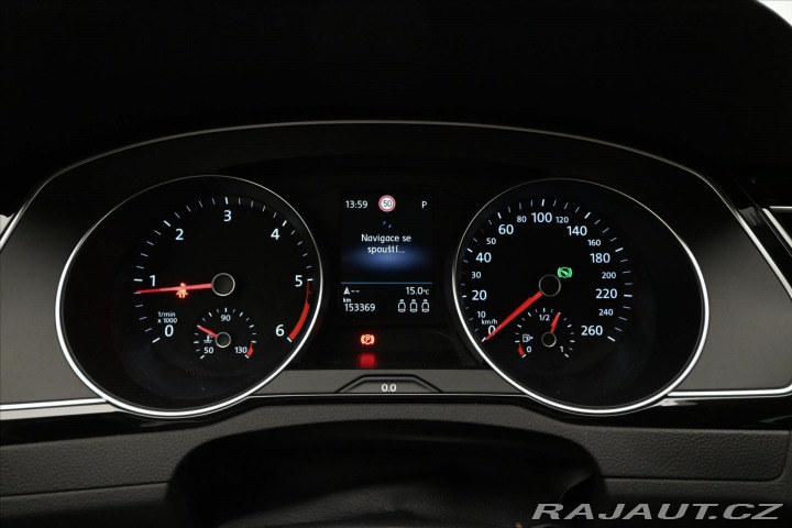 Volkswagen Passat 2,0 TDI 110kW DSG Busines 2023