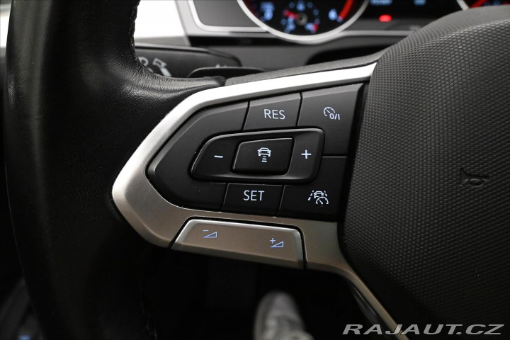 Volkswagen Passat 2,0 TDI 110kW DSG Busines 2023