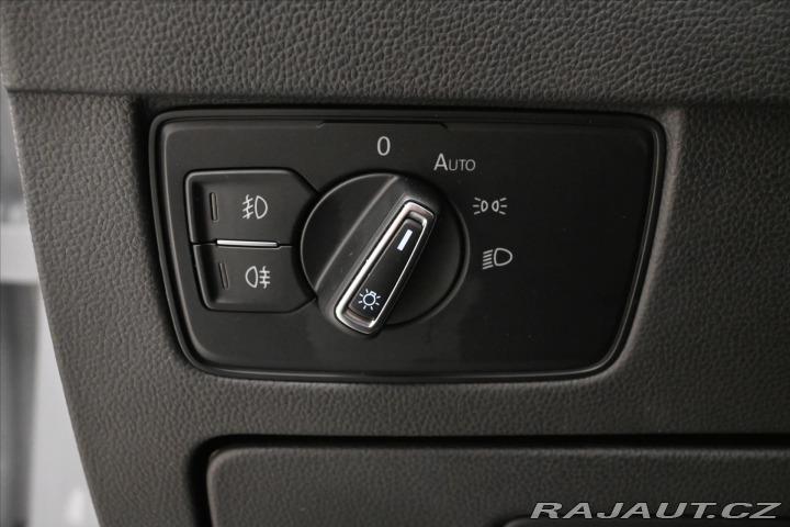 Volkswagen Passat 2,0 TDI 110kW DSG Busines 2023