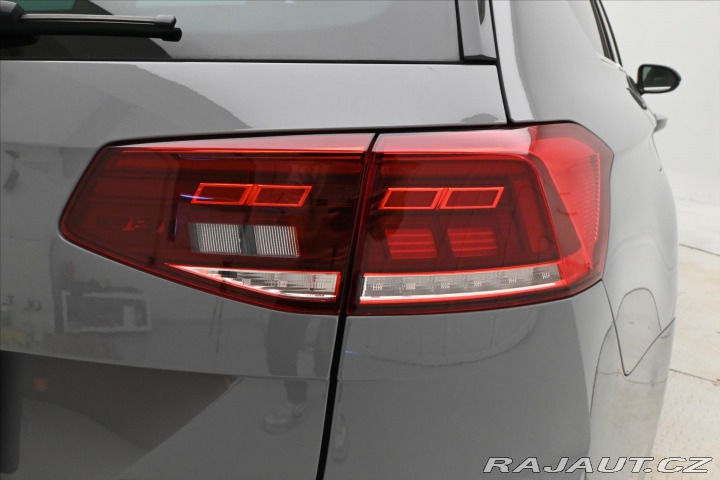 Volkswagen Passat 2,0 TDI 110kW DSG Busines 2023