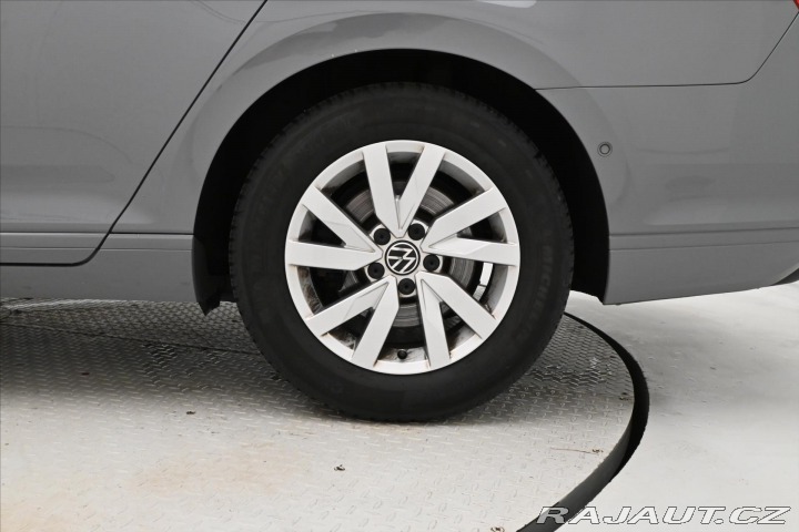 Volkswagen Passat 2,0 TDI 110kW DSG Busines 2023