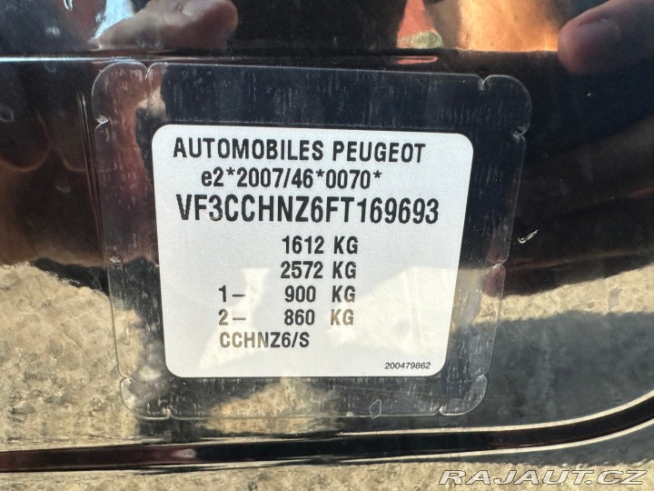 Peugeot 208 1,2Turbo 81kw Style 2015