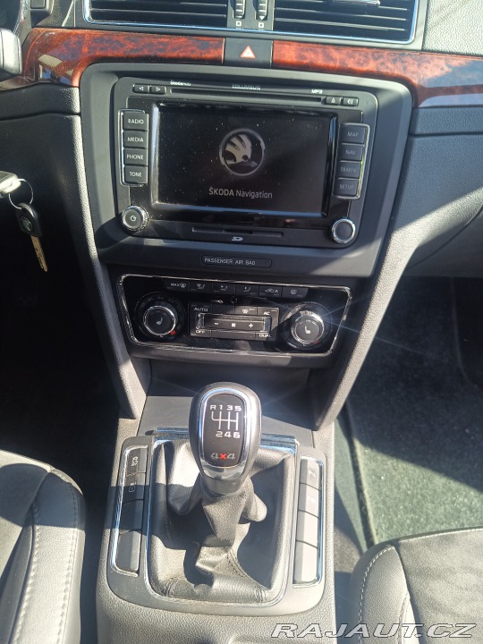 Škoda Superb 2011