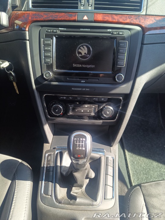 Škoda Superb 2011