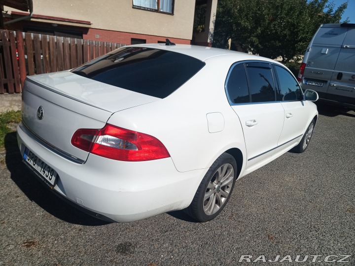Škoda Superb 2011