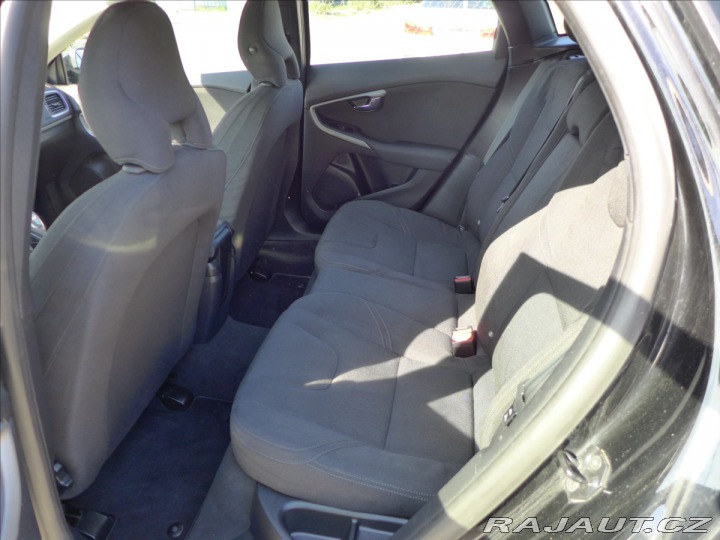 Volvo V40 1,6 D2 KAMERA, SERVIS 2013