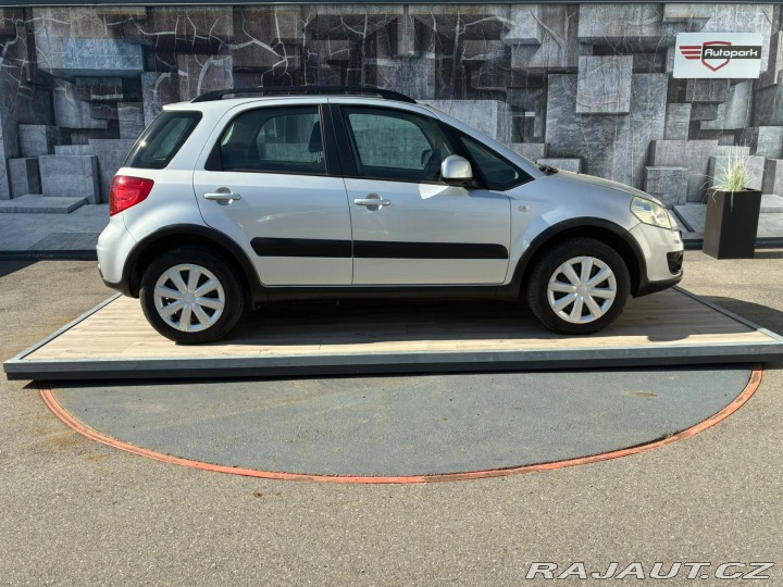 Suzuki SX4 1.6i, 88KW, VYHŘ. SEDADLA 2011