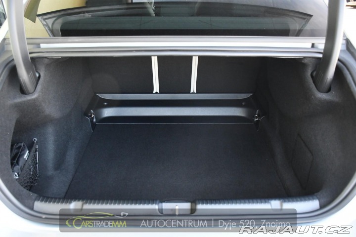 Mercedes-Benz EQE 350 4MATIC 2025