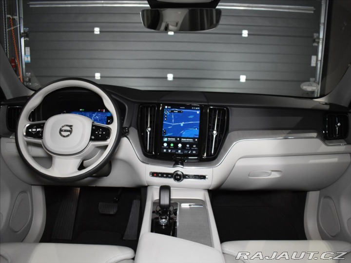 Volvo XC60 2,0 B4 AWD Plus dark Bezk 2023