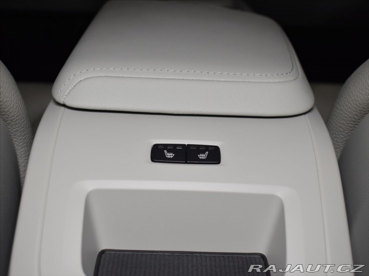 Volvo XC60 2,0 B4 AWD Plus dark Bezk 2023