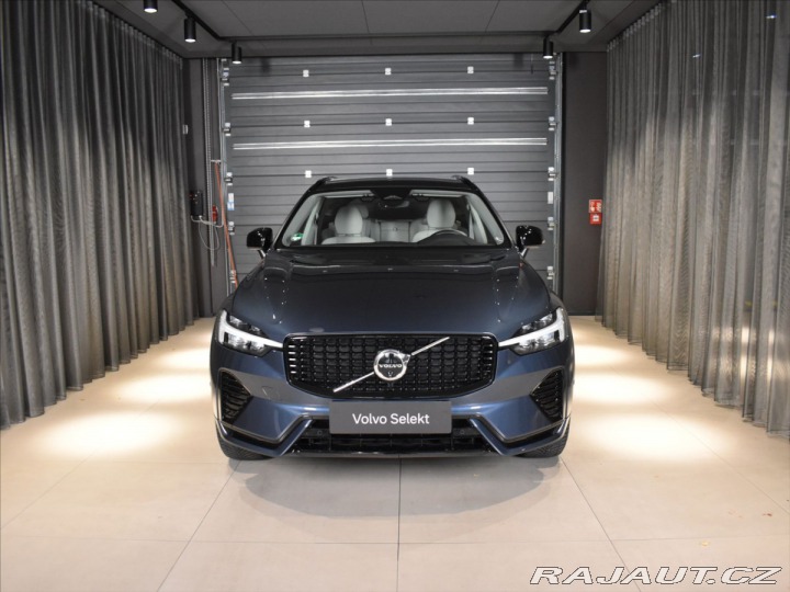 Volvo XC60 2,0 B4 AWD Plus dark Bezk 2023