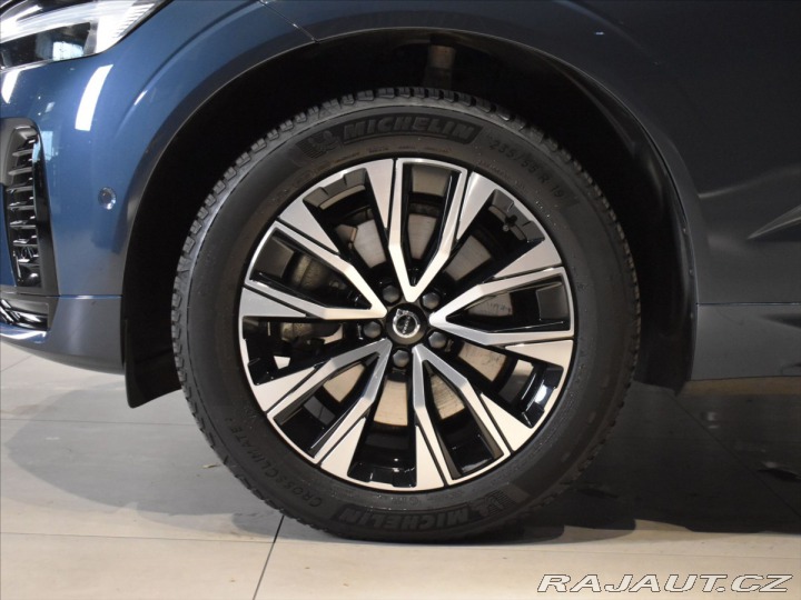 Volvo XC60 2,0 B4 AWD Plus dark Bezk 2023