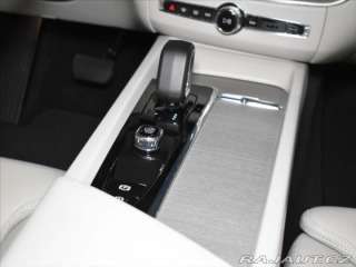Volvo XC60 2,0 B4 AWD Plus dark Bezk 2023