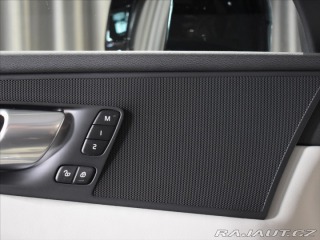 Volvo XC60 2,0 B4 AWD Plus dark Bezk 2023
