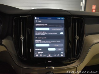 Volvo XC60 2,0 B4 AWD Plus dark Bezk 2023