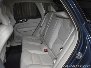 Volvo XC60 2,0 B4 AWD Plus dark Bezk 2023