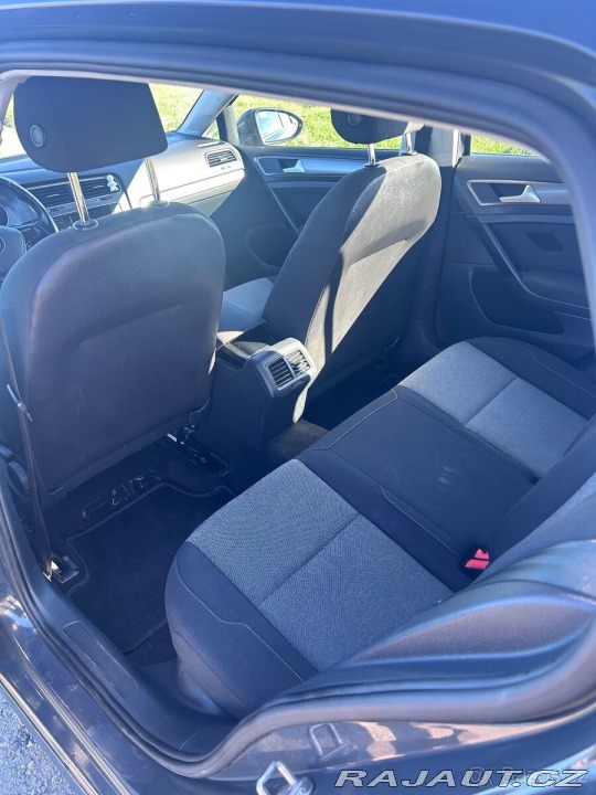 Volkswagen Golf 1,2   TSI 63 kW, r. 2015, 2015